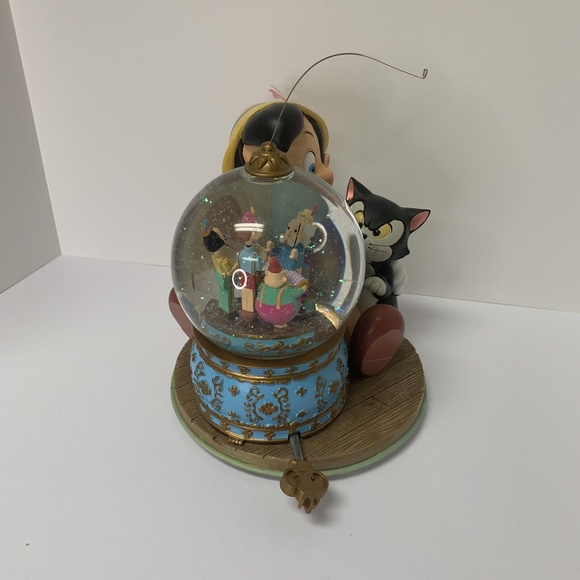 Disney Pinocchio & Figaro Magic Musical Animated Snow Globe Brahm's Waltz READ - Picture 5 of 9